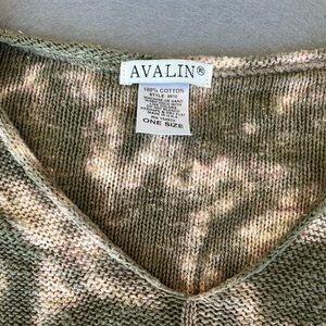 Avalin green tie dye pullover sweater. Fits like a large. Like new.